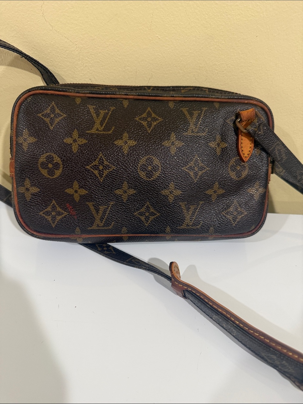 Louis Vuitton Monogram Canvas Messenger Louis Vuitton crossbody 9”x5”